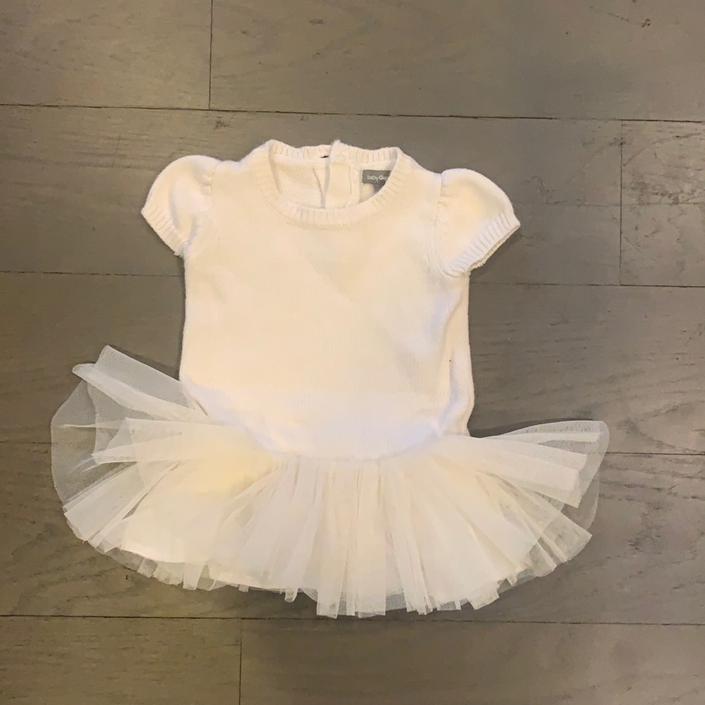 Gap sweater dress size 0-3m